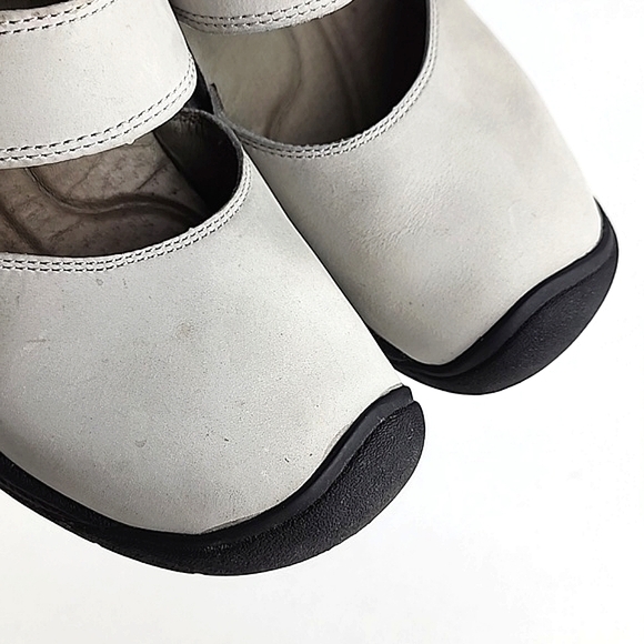 KEEN Women's Saratoga Leather Mule Slip On Shoes Stone Closed Toe Size 6.5M - Picture 6 of 14